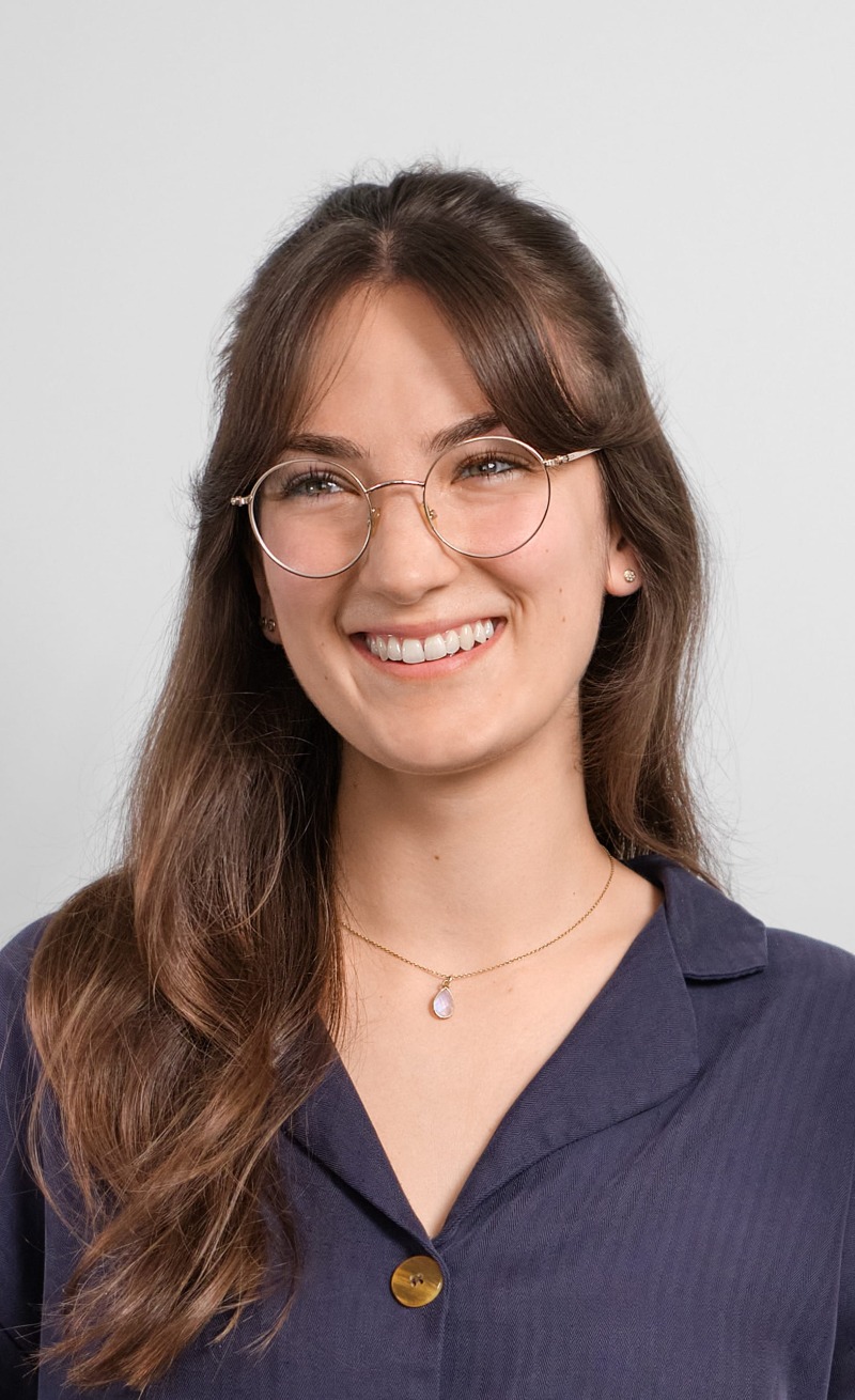 Portr&auml;tfoto von Mirjam K&uuml;nstler.