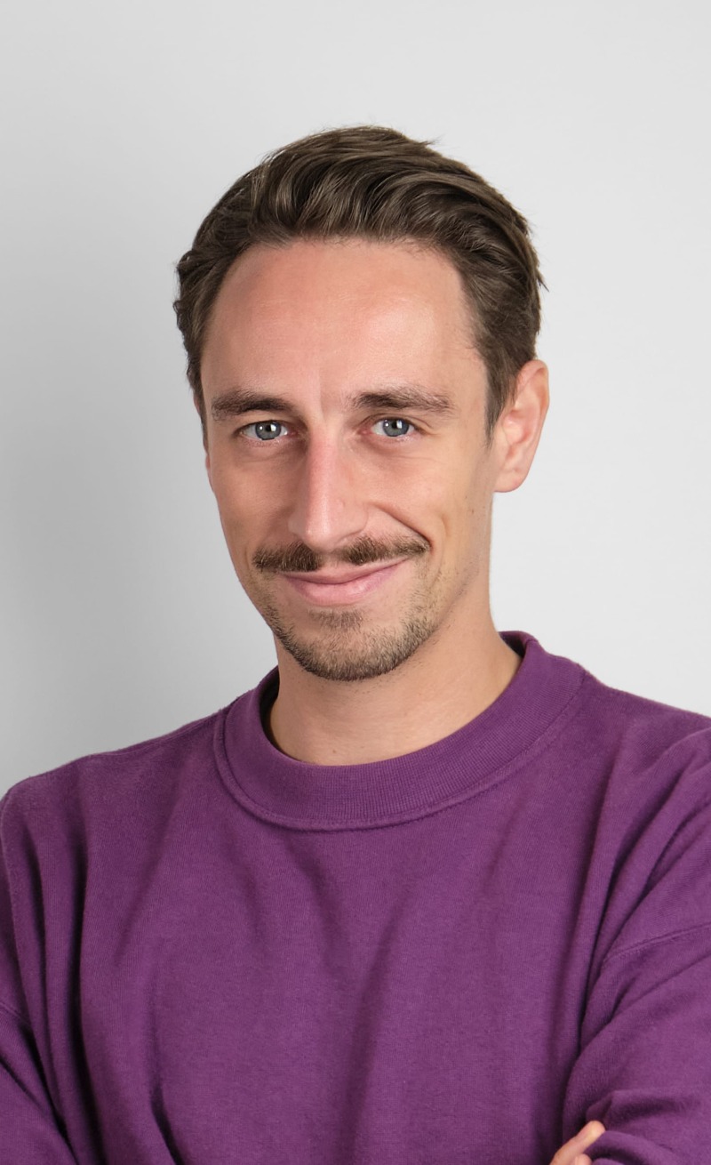 Portr&auml;tfoto von Tobias Holper.